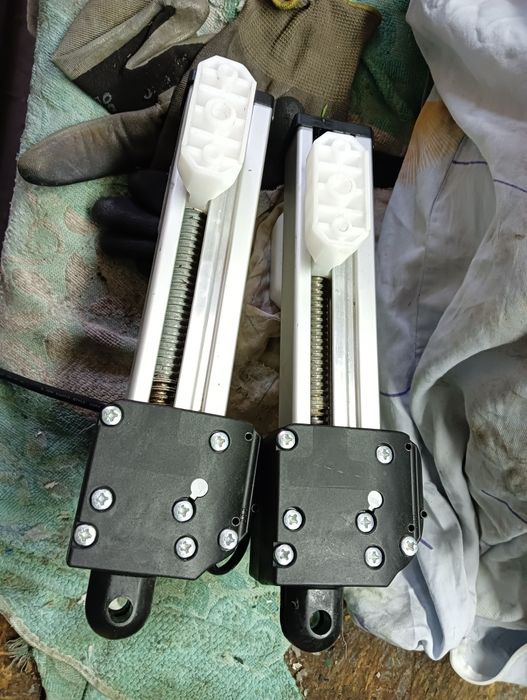 Siłownik elektryczny firmowy para ładne