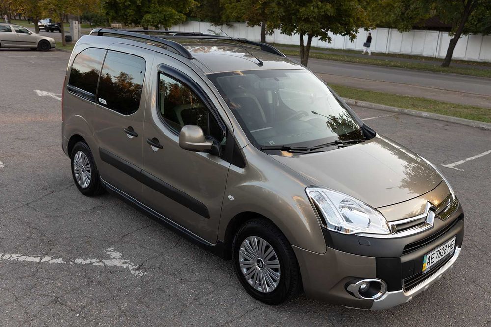 Продаж авто Citroen Berlingo 2014
