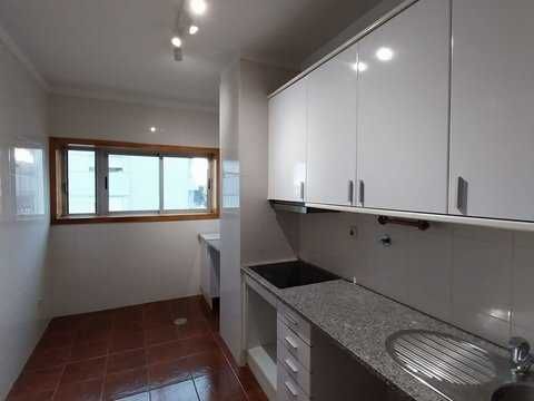 Apartamento T1 para arrendamento na Rua de Altino Domingues Moreira, 1º andar, Maia