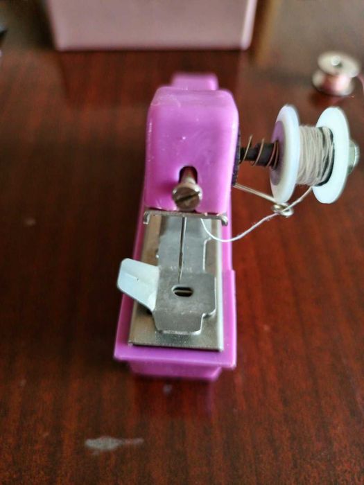 Міні-швейна машинка часів СРСР