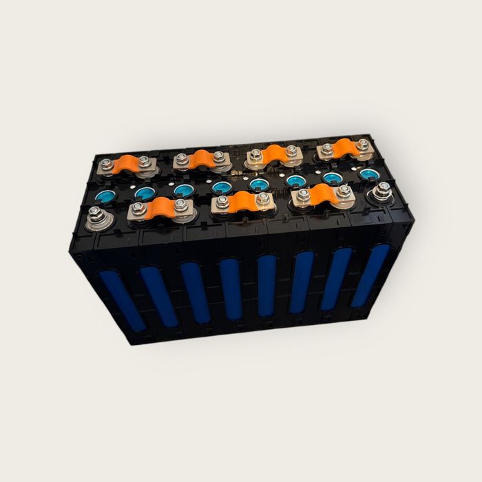 Огнестойкий пластиковый корпус  lifepo4 105ah 8s 24v