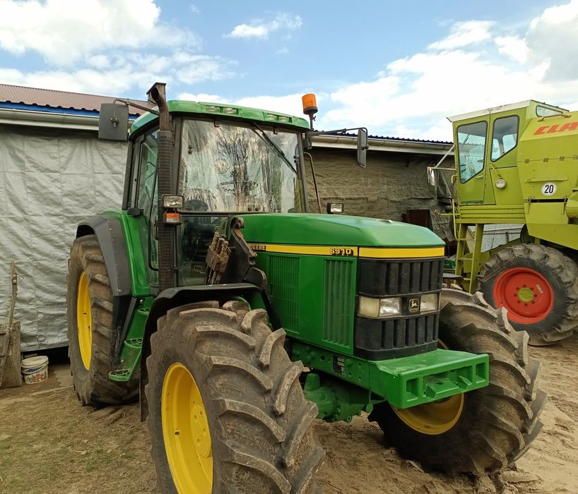 John Deere 6910 , 6810