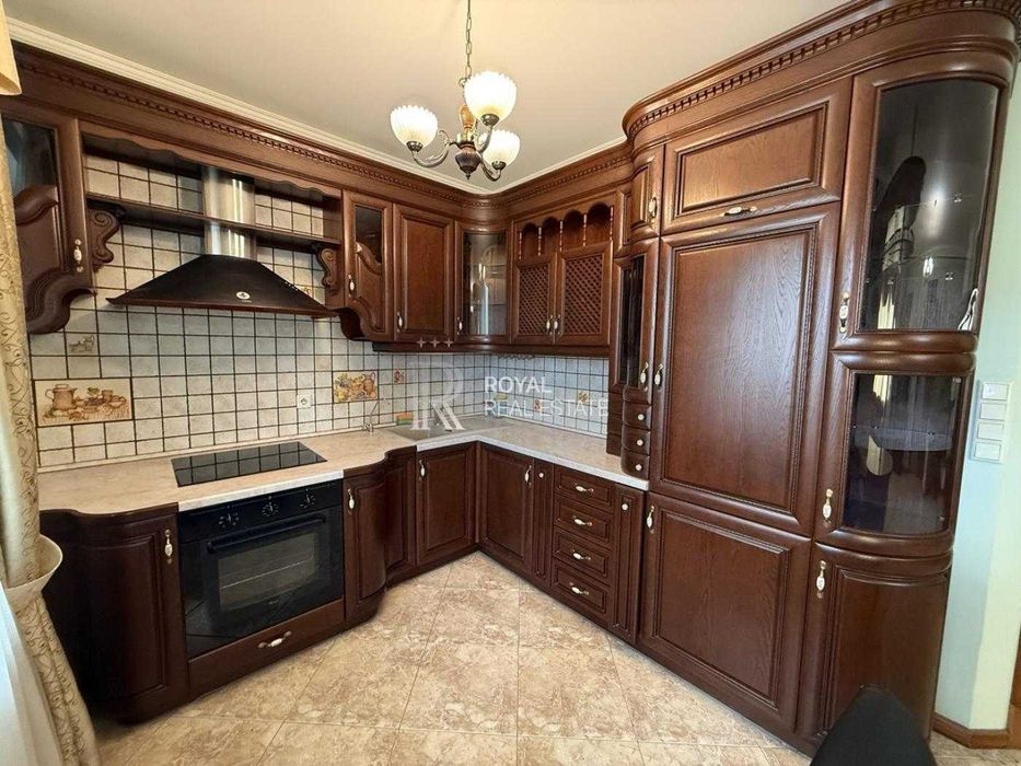 Продаж Квартири 76 м2, вул. Салютна 1б, метро Нивки, Шевченківський район