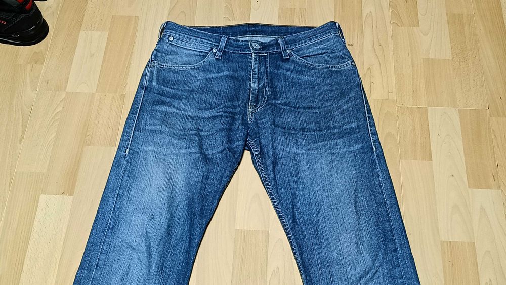 Męskie spodnie jeansowe LEVIS 273 r.M stan bardzo dobry