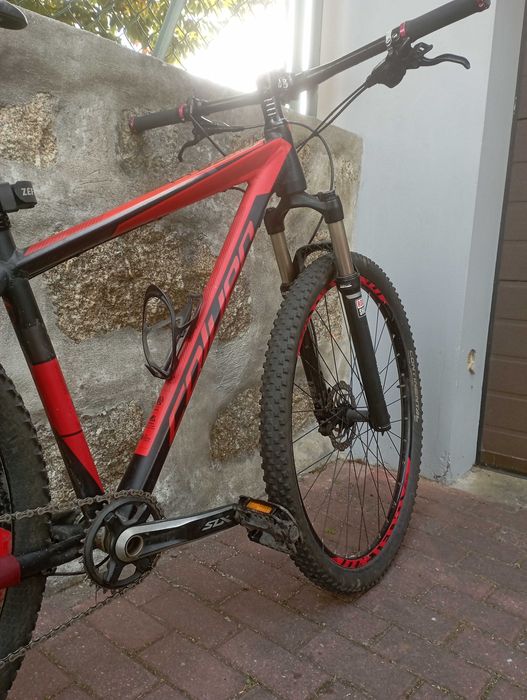 Bicicleta Coluer 29er com ótimos componentes