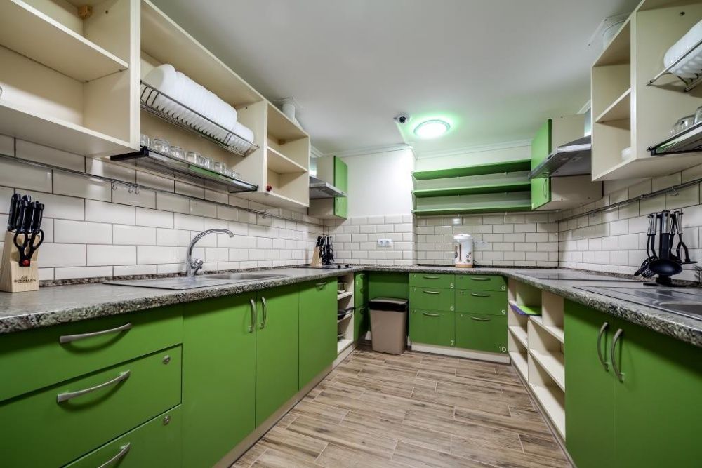 Новий сучасний хостел Острів в центрі Львова