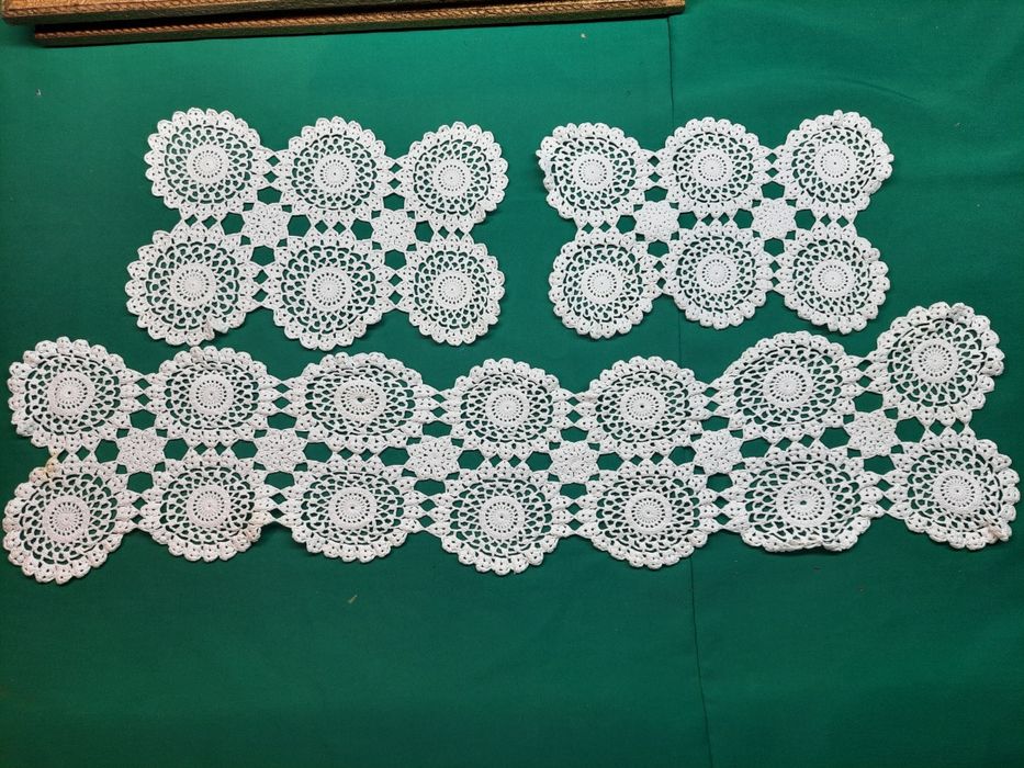 Naperons em renda feitos à mão