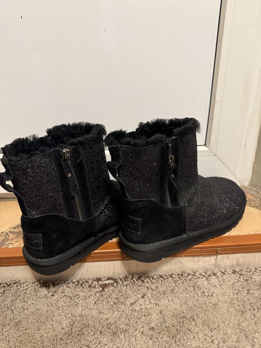 Натуральные ботинки-угги