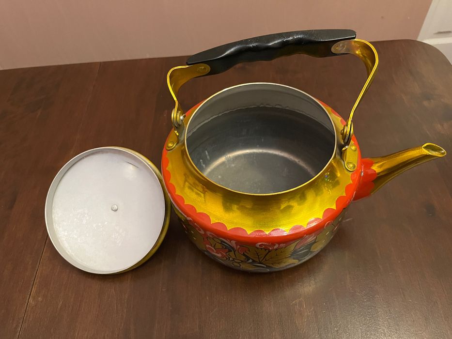 Чайник розписний. Дуже гарний стан.