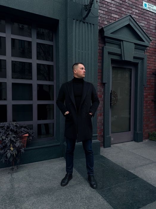 Класичне пальто бізнес стиль престижно виглядає