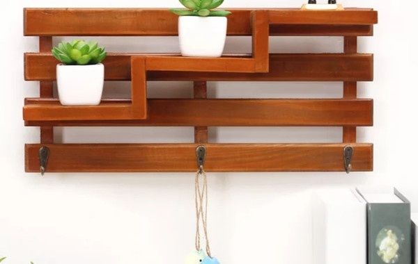 Cabides feito em madeira