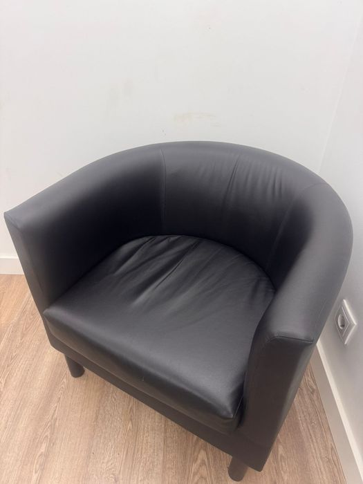 Cadeirão preto napa