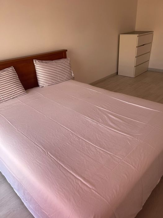 Quarto pra casal a alugar