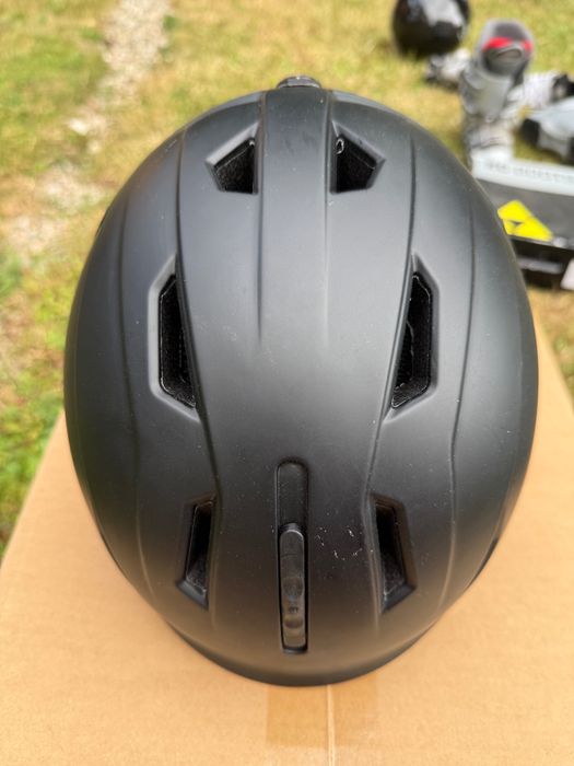Kask narciarski