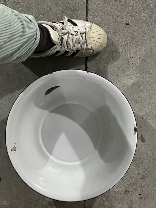 Bacia em esmalte antiga