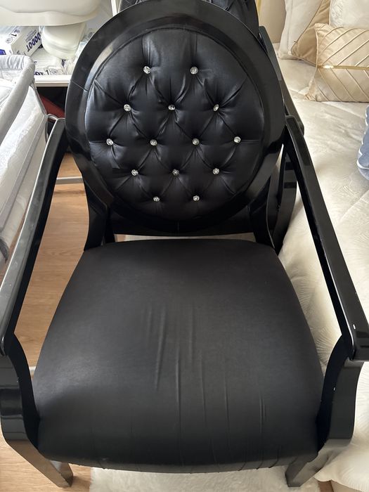 2 cadeiroes sofisticados e elegantes