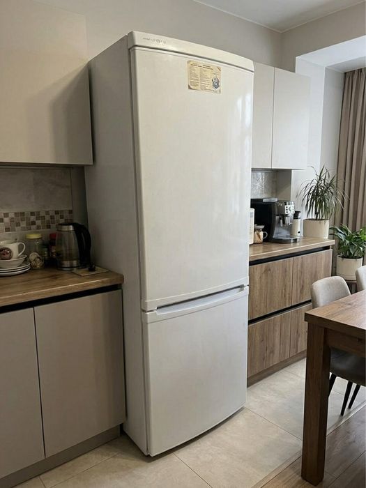 Холодильник Zanussi ZRB936PW2
