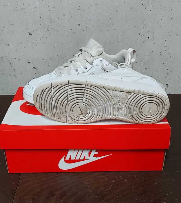 Buty damskie białe Nike skóra ekologiczna rozmiar 38,5