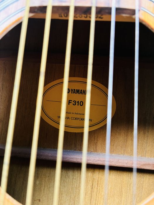 Gitara Yamaha F 310z futeralem i stojak