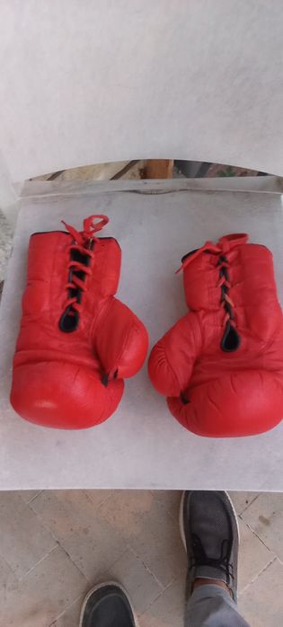PAR LUVAS PUGILISMO Profissional. 8 Fotos