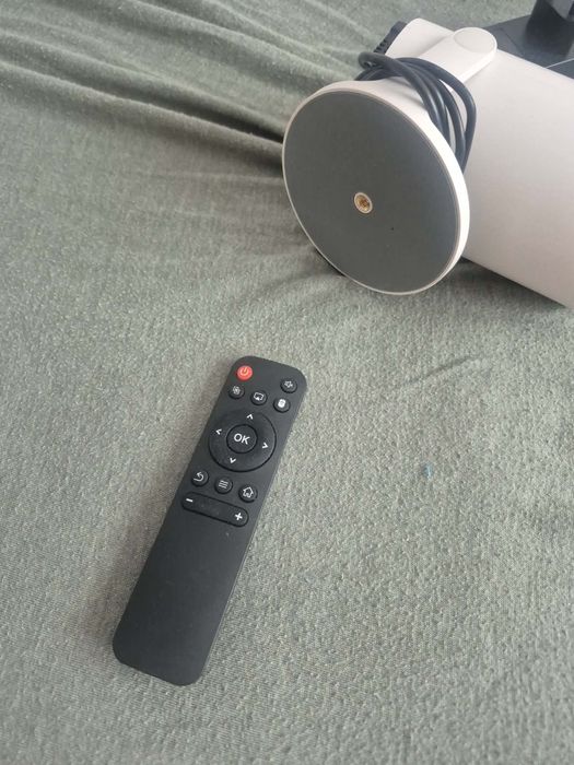 Projektor z multimediami