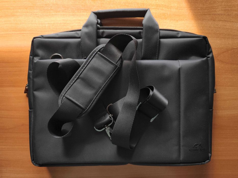 сумка для ноутбука 15.6" RIVACASE Central 8231 чорна