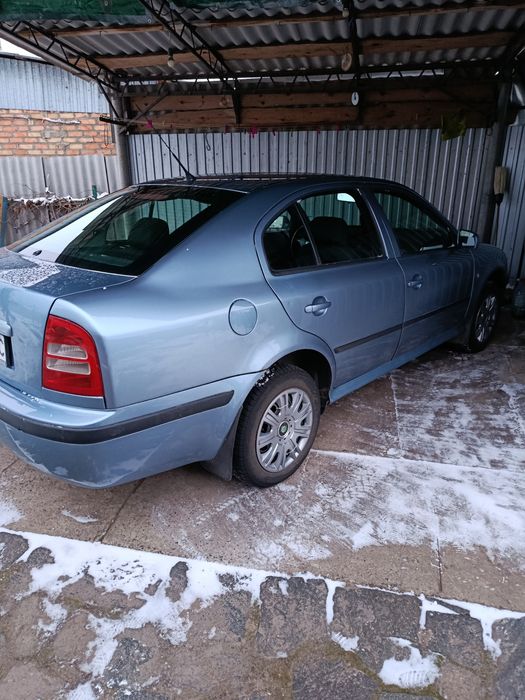 Автомобіль в хорошому стані, працює добре.Зніму з обліку, я власник.Телефонуйте все розповім.