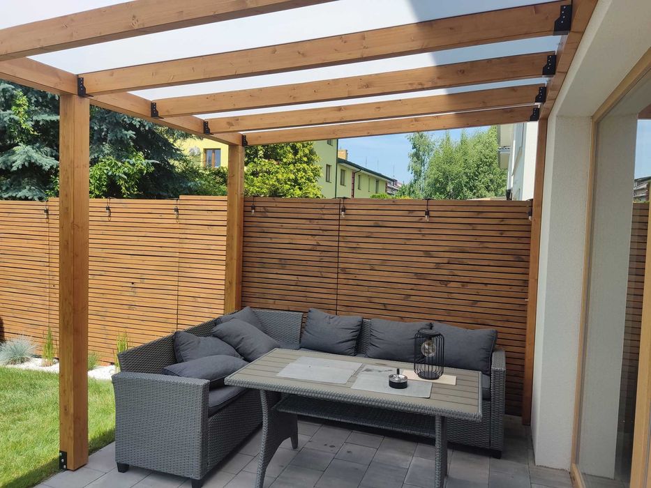 pergola drewniana BSH architektura ogrodów taras zadaszenie poliwęglan