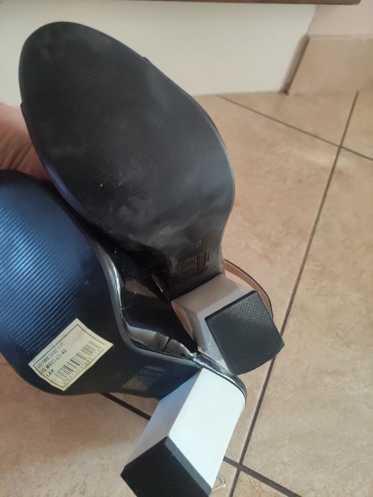 Buty damskie na słupku nowe