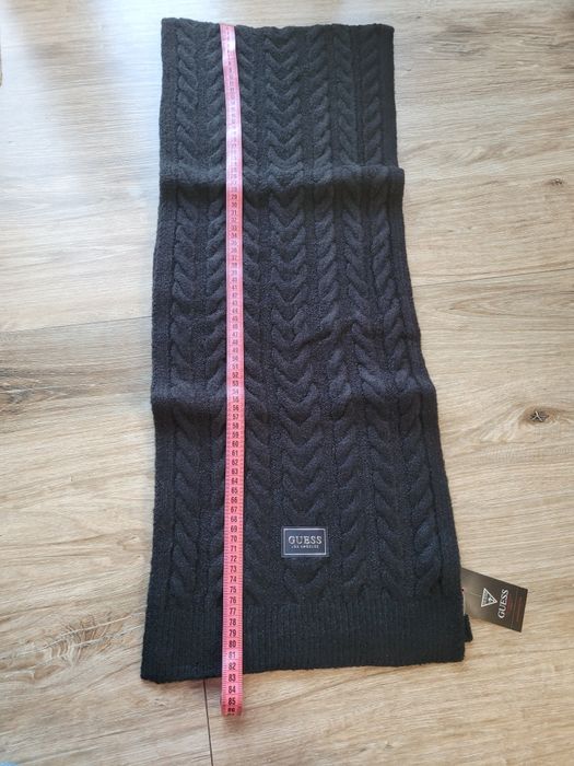 Komplet czapka i szalik Guess