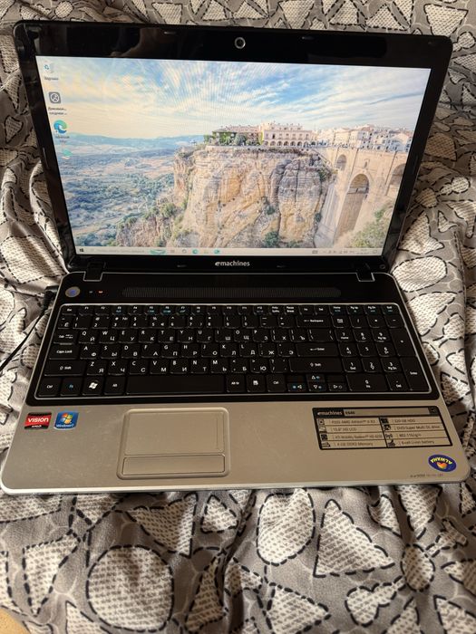 Ноутбук eMachines AMD P320 2.2, ОЗУ-4, SSD-128, Ati Radeon HD4350
