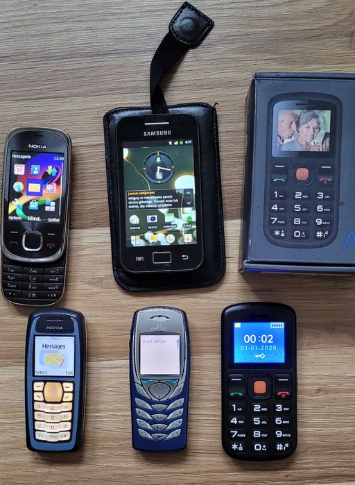 Stare telefony komórkowe