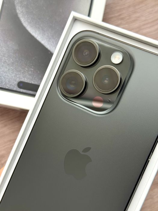 Apple Iphone 15 Pro Black Titanium 1 tb акб 87%