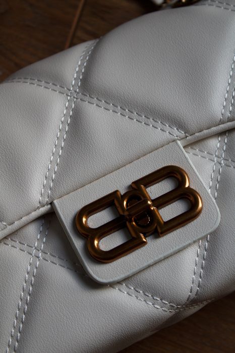 Біла жіноча сумка