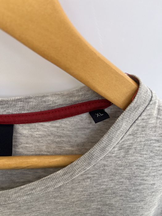 T-shirt Cinzenta Mike Davis com logo à frente