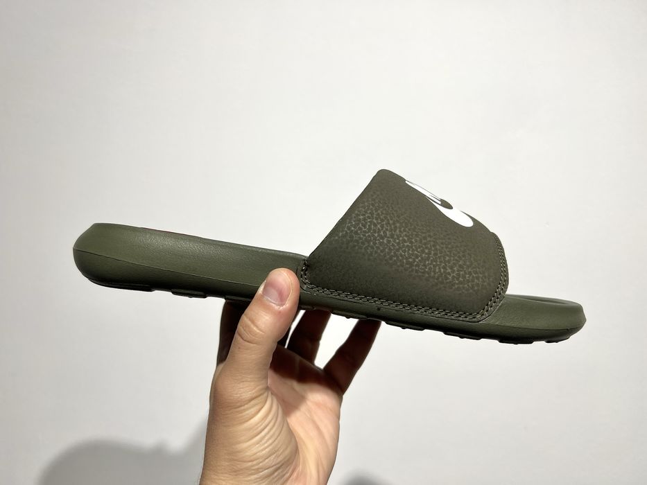 Тапочки Nike Victori One CN9675-303