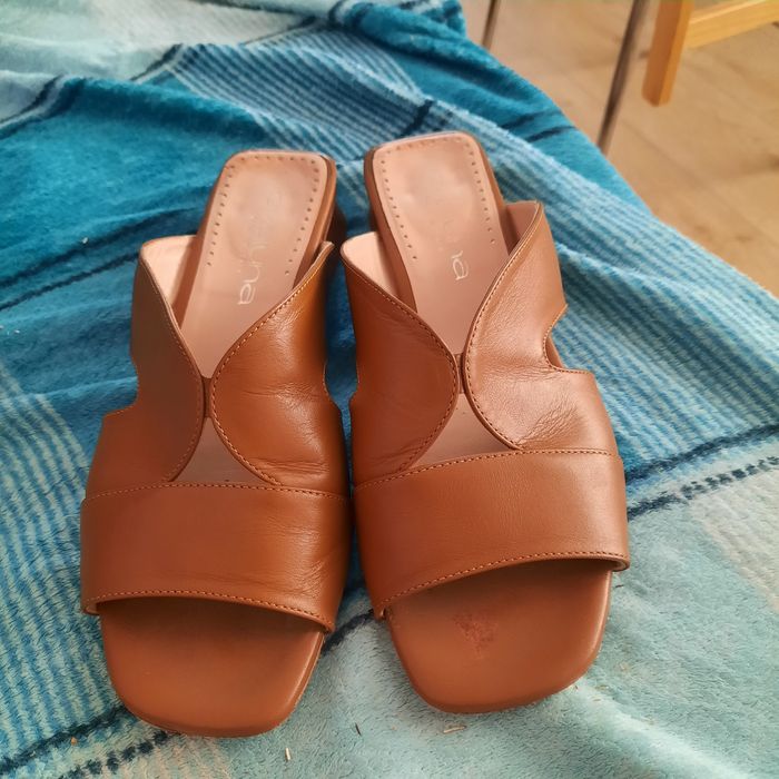 Кожанные  шлепки, кожа.
