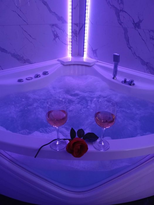 Pokój z  JACUZZI na wyłączność.Urodziny,zaręczyny.Mazow.