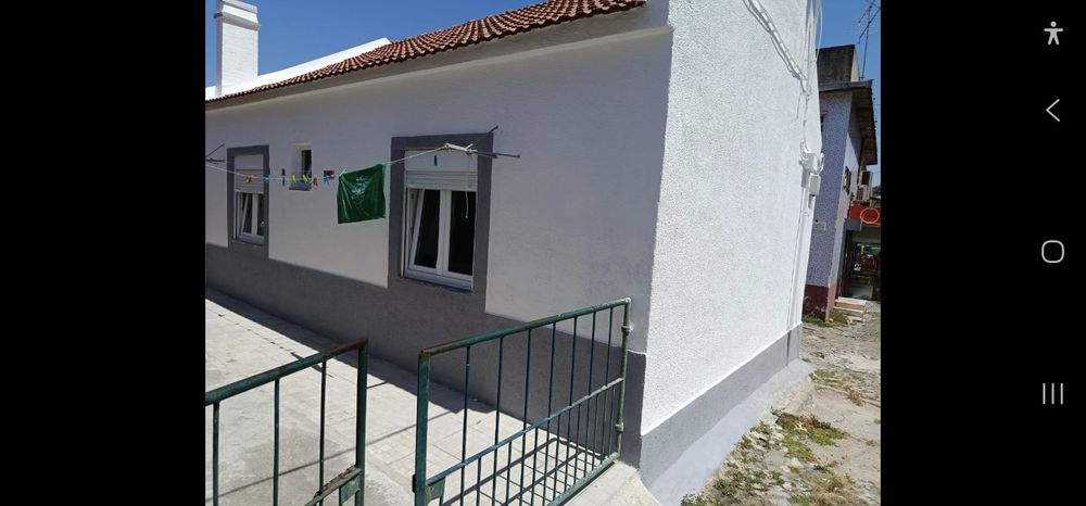 MORADIA T2 totalmente renovada, com espaços exteriores, freguesia de Santa Clara perto Alta de Lisboa