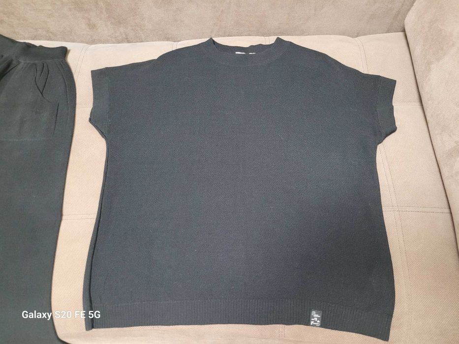 Жіночий прогулянковий костюм