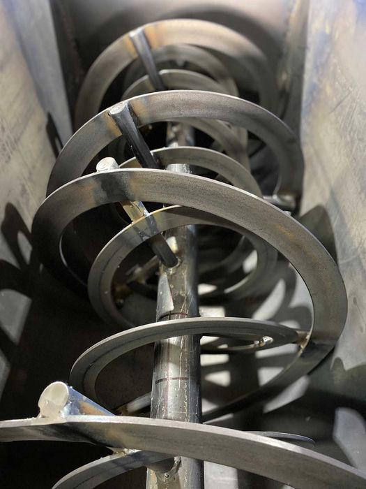 Кормозмішувач шнековий, горизонтальний, змішувач сумішей