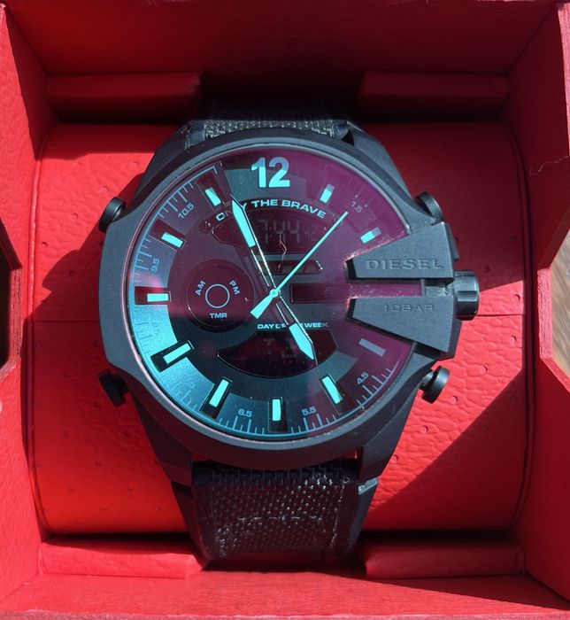 Чоловічий годинник Diesel Mega Chief DZ4548