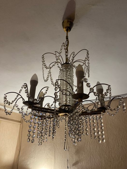 Продам люстру на 5 ламп