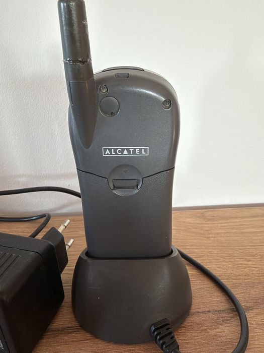 Telefon Alcatel One Touch + ładowarka