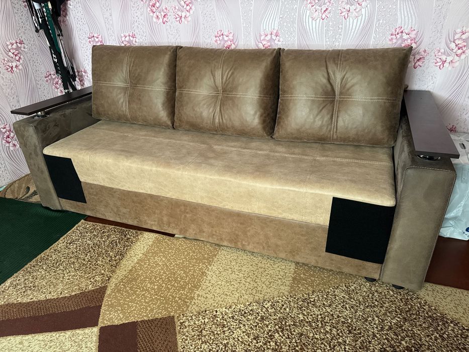 Продаю диван розкладний. Самовивіз