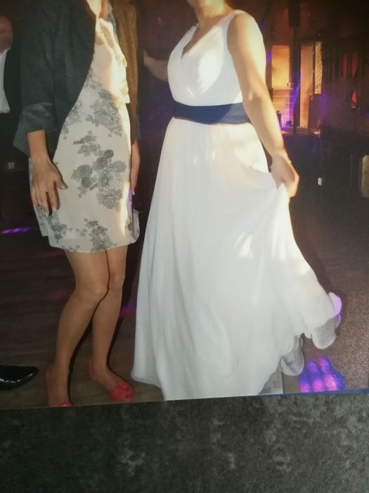 Suknia ślubna w prostym greckim stylu