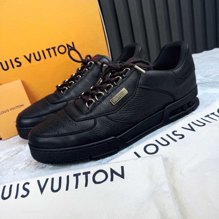 Louis Vuitton Trainer Sneaker Чоловічі кросівк шкіра оригінал 44.5 EUR
