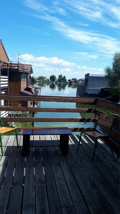 Будиночок з гаражем для човна на причалі № 2