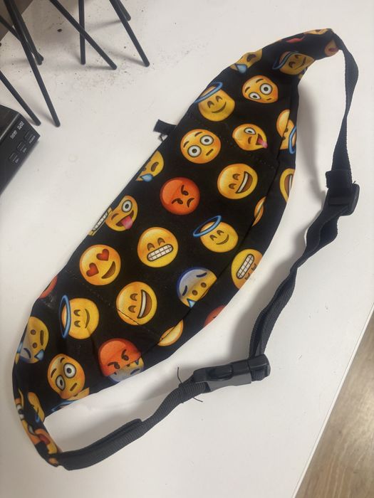Saszetka nerka Emoji