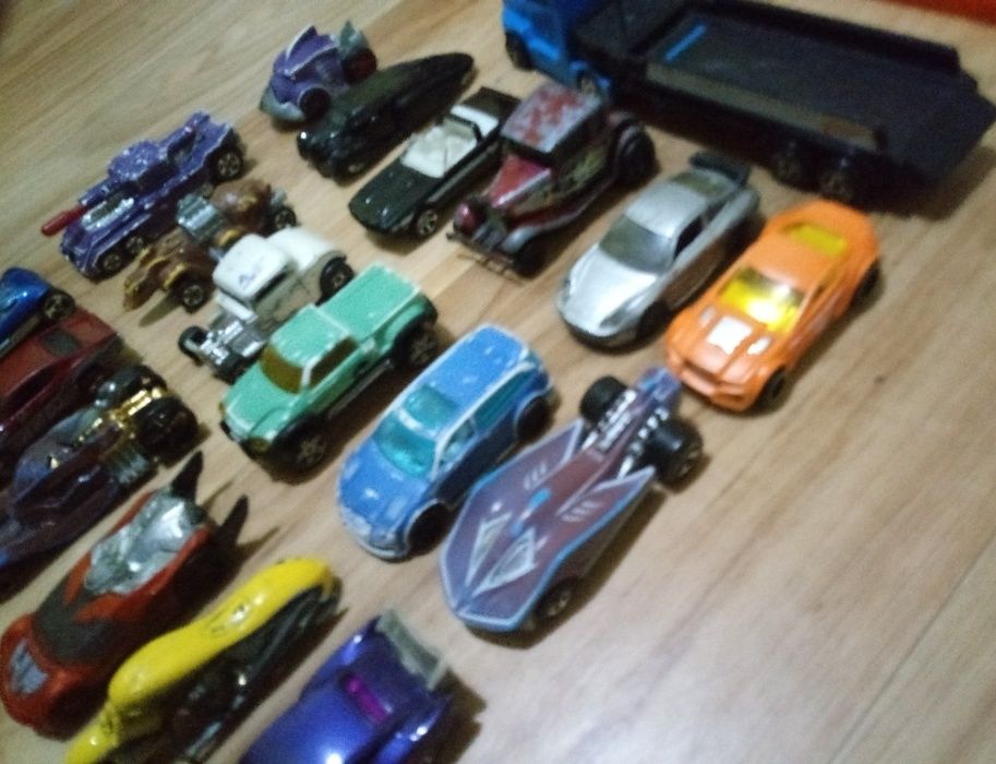 sprzedam zestaw hot wheels
